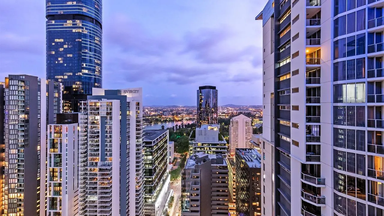 Oaks Brisbane Festival Suites Aparthotel