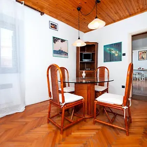 https://carera-seaview-apartments.in-istria.net