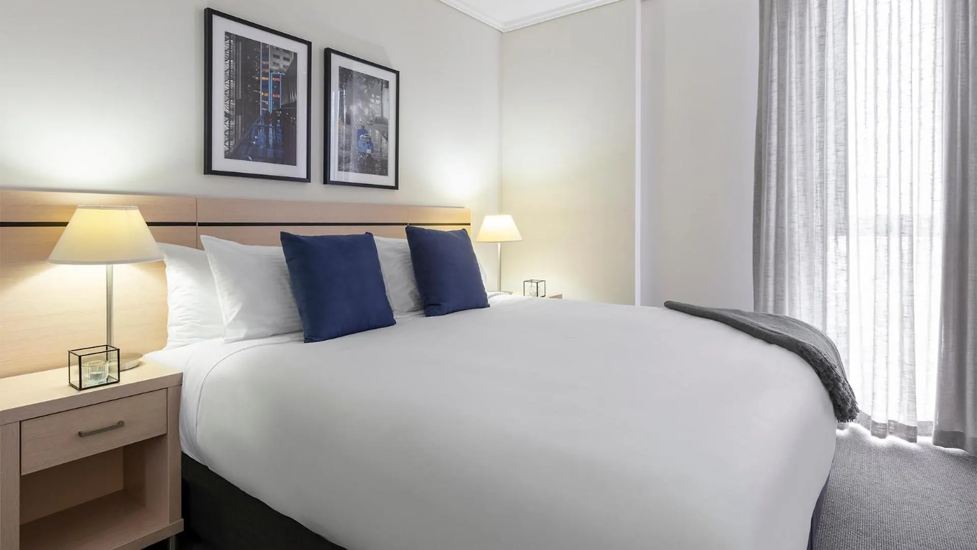 Oaks Brisbane Festival Suites Австралия