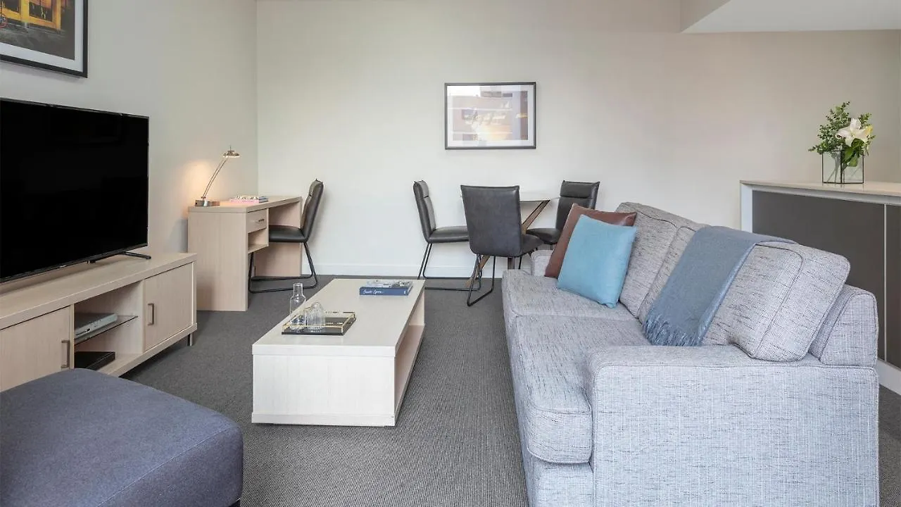 Oaks Brisbane Festival Suites
