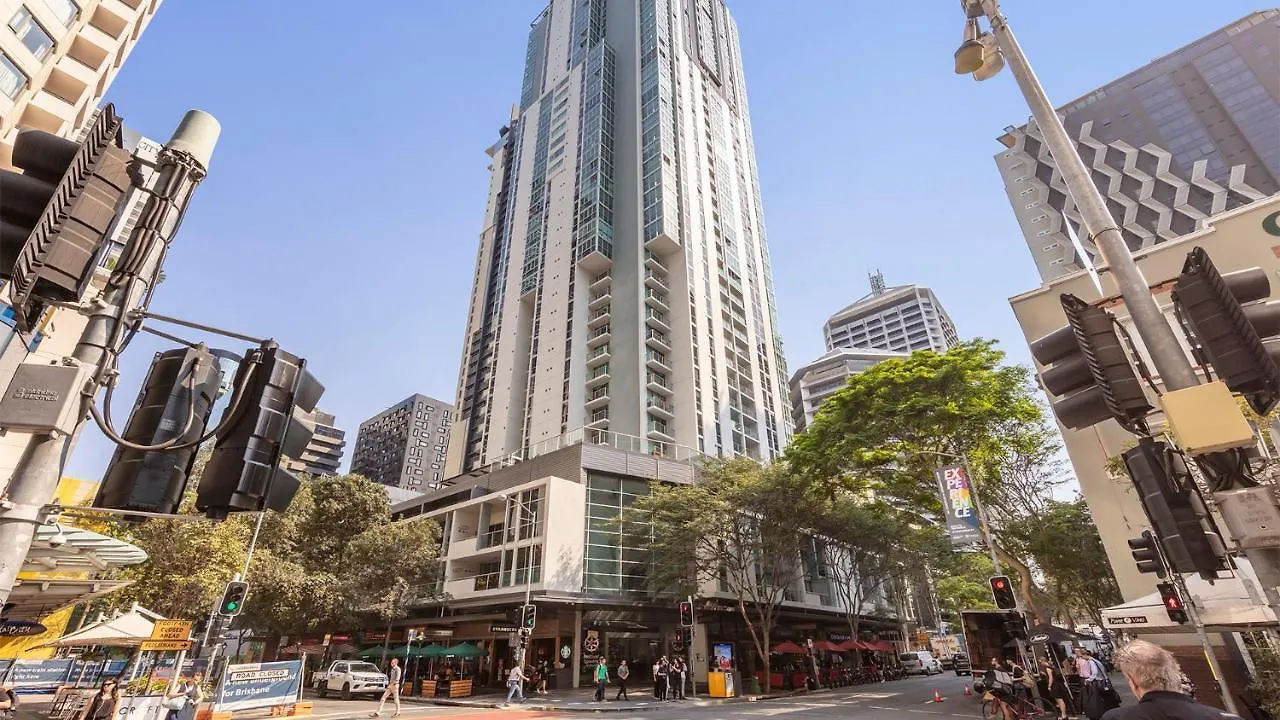Oaks Brisbane Festival Suites Апарт-отель